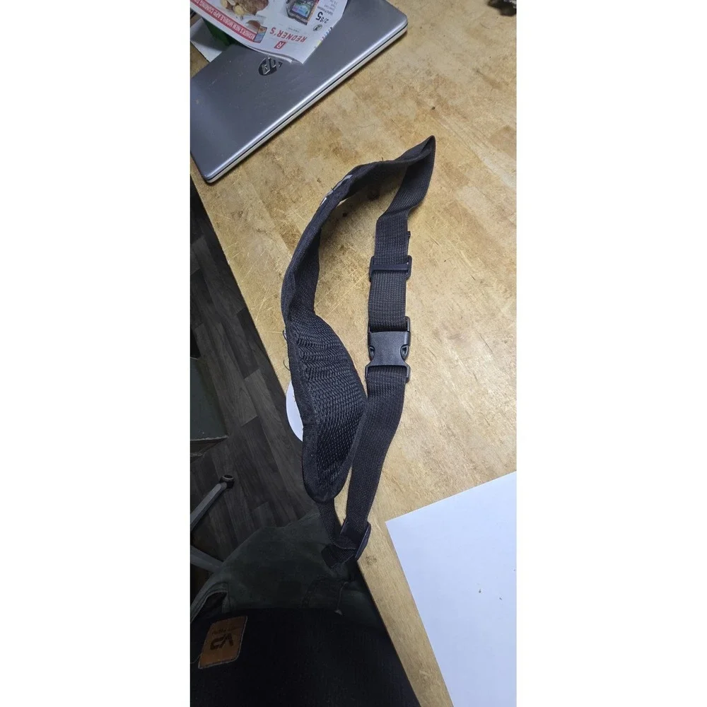 Xeasyr brand black running belt designed for carrying small essentials like phon
